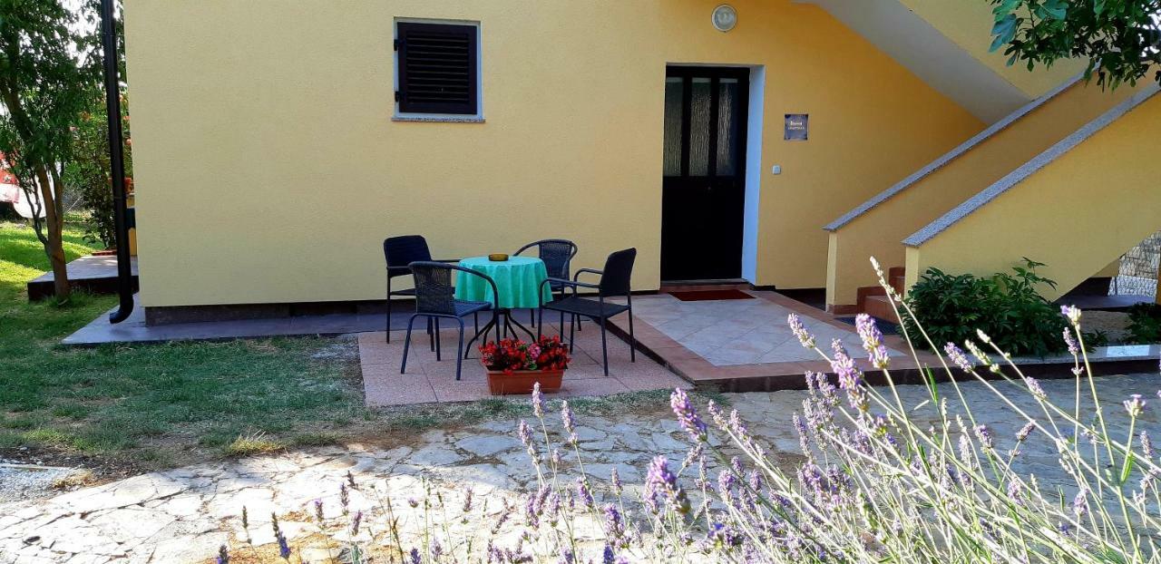 Vesna Apartment Pula Exterior photo